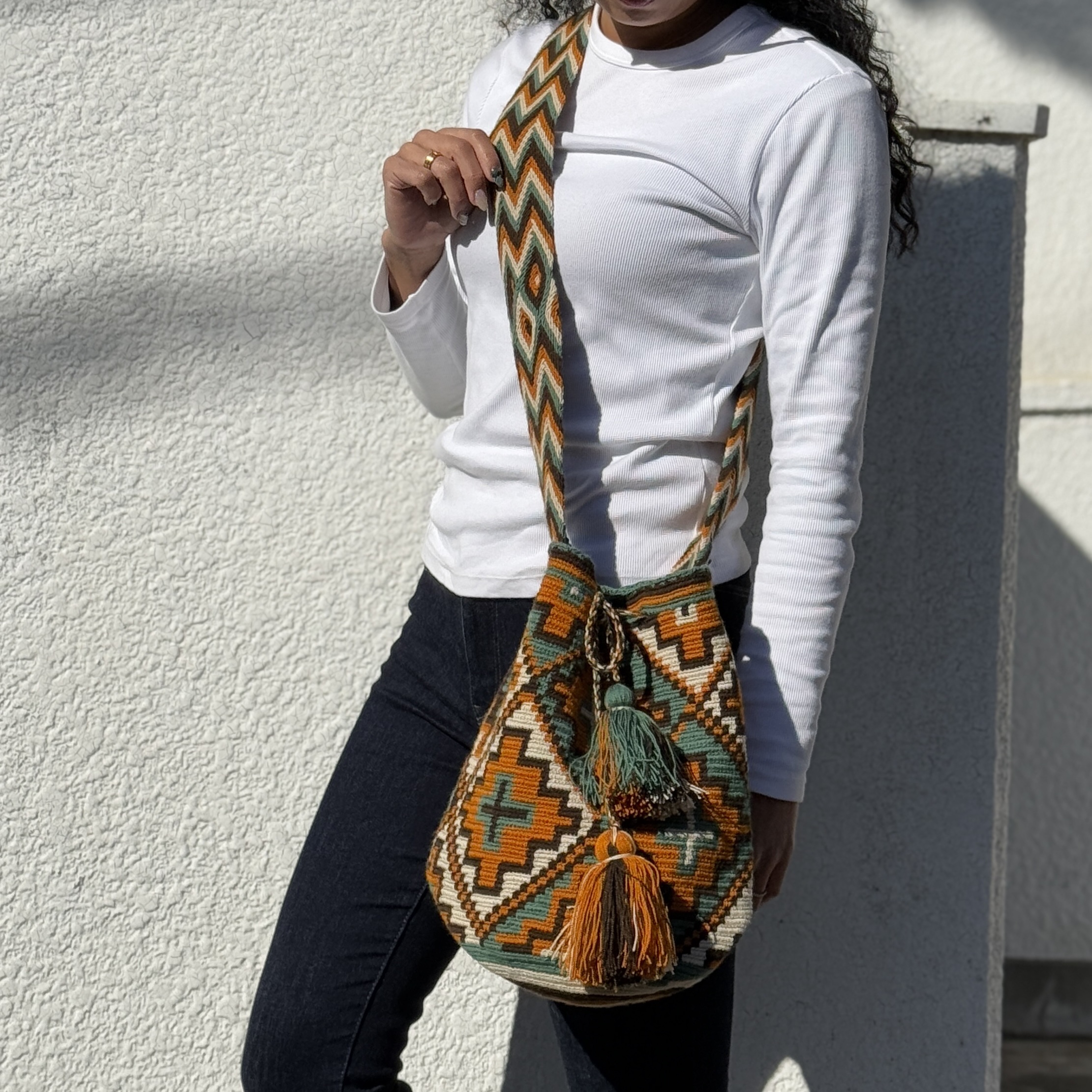 ワユーバッグ wayuubag 1点もの ハンドメイドバッグ 手編み Mサイズ Wayuu Bag（ワユーバッグ ）Mサイズ アースカラー | メキシコ直輸入